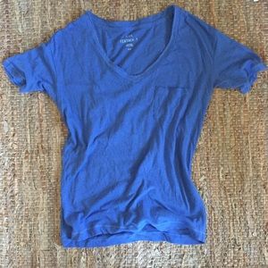 Aerie v-neck feather tee